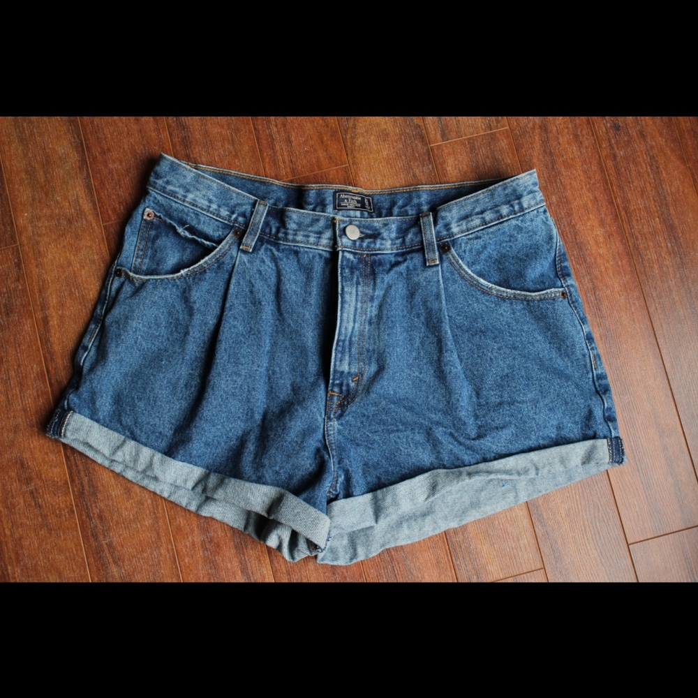 Abercrombie and Fitch Annie high rise short